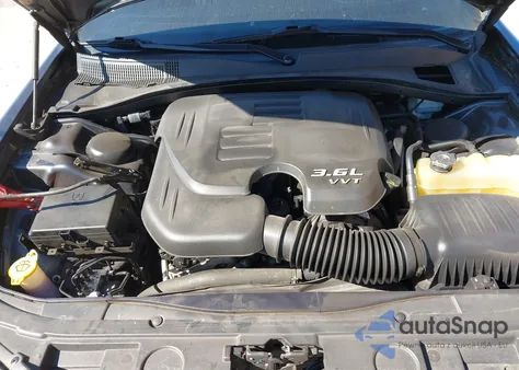 2015 Chrysler 300 300S z USA, uszkodzony, nr VIN 2C3CCABG9FH922537